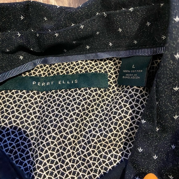 Perry Ellis Blue dot button down - Picture 3 of 3